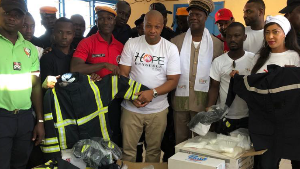 Caravane sociale Hope Denguélé - Don aux sapeurs-pompiers civils d'Odienné