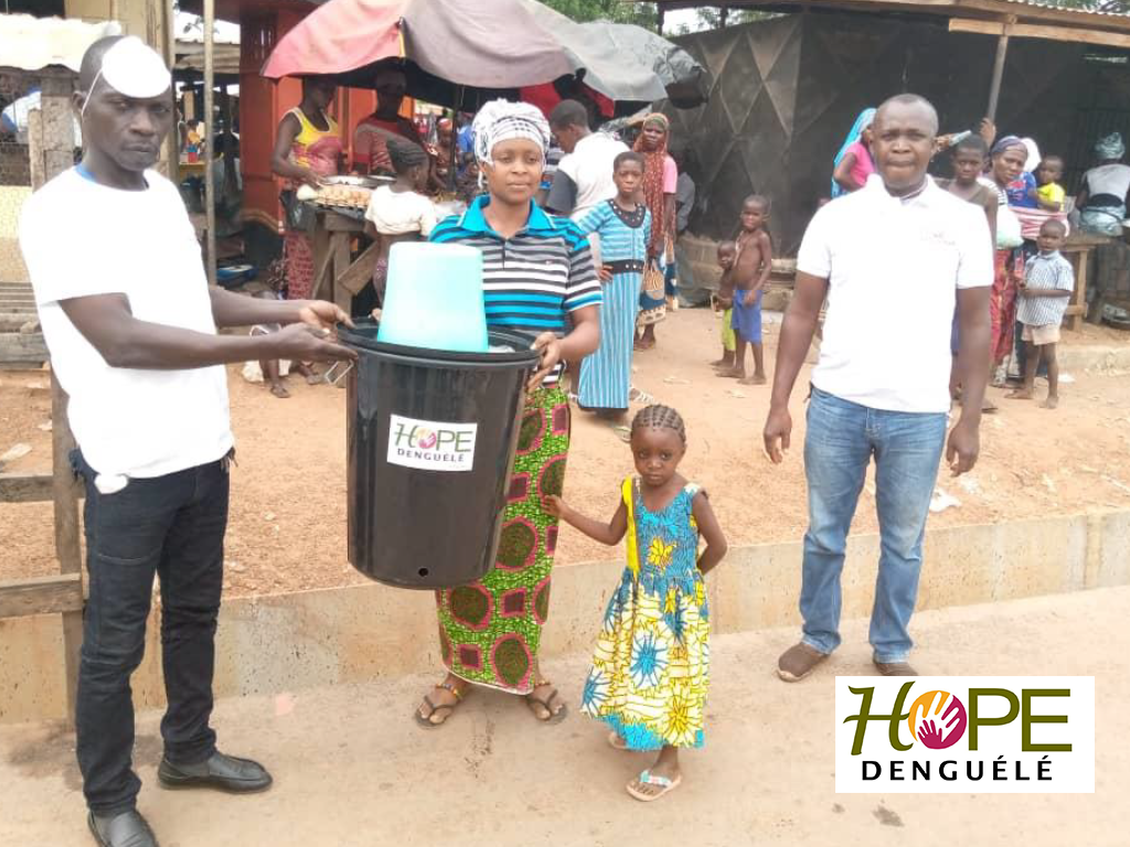 Don de kit d'hygiène au marché de Gbéléban