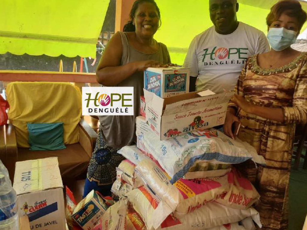 Hope Denguélé fait un don de vivres à la maison du potier