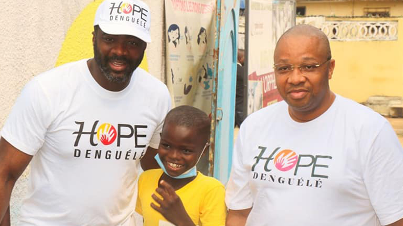 Ousmane Touré et Kolo apportent le sourire aux orphelins