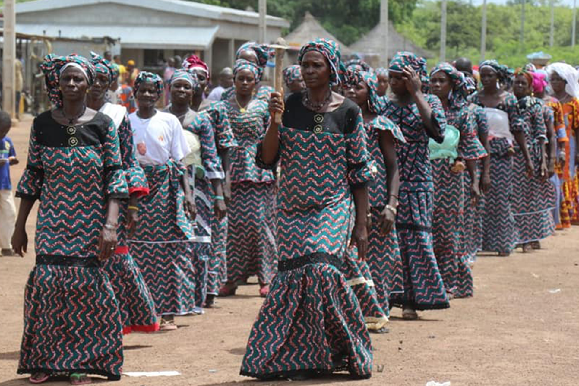 Ousmane Touré célèbre les femmes de Kimbirila Sud